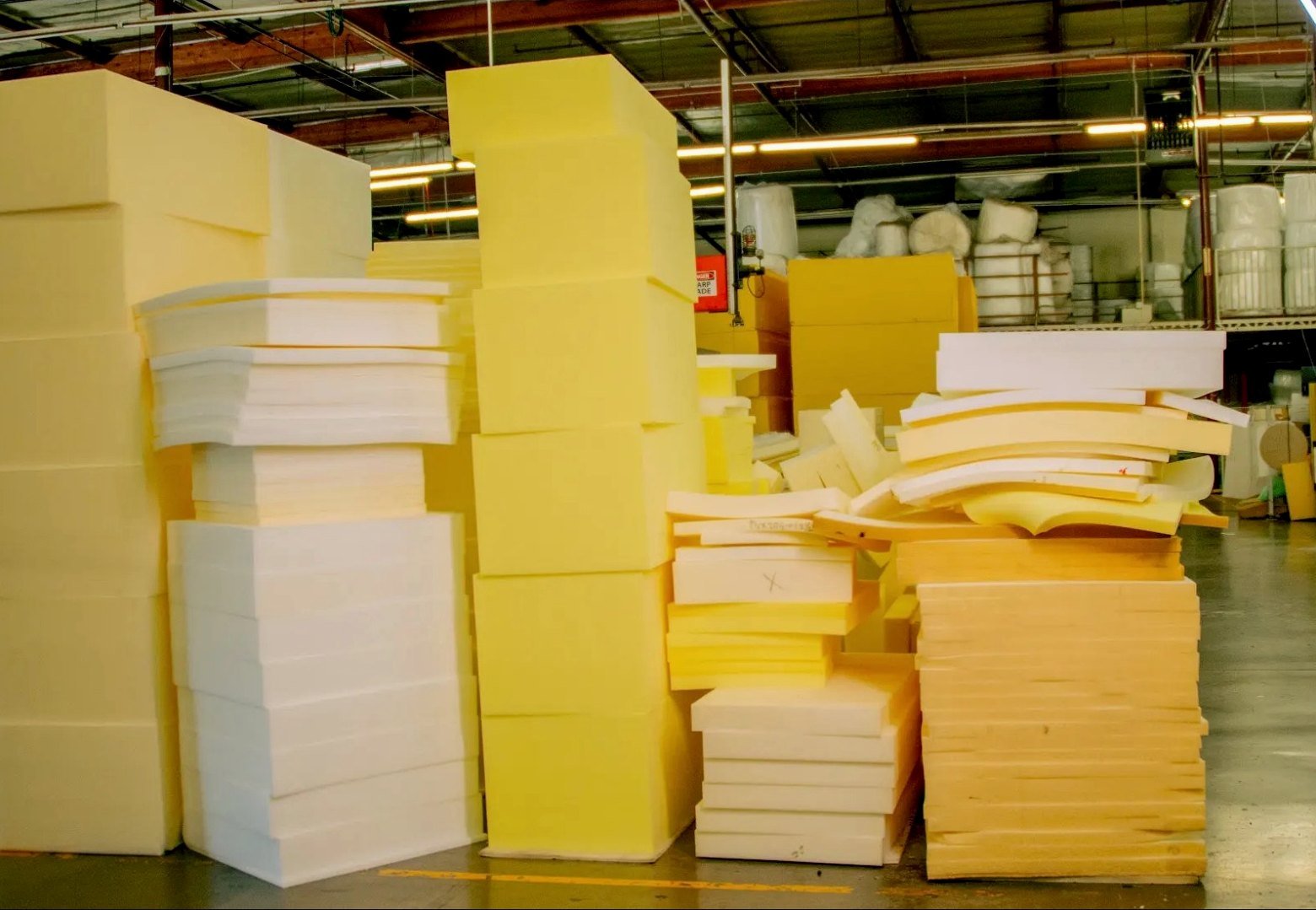 Inventario de espuma para producción industrial